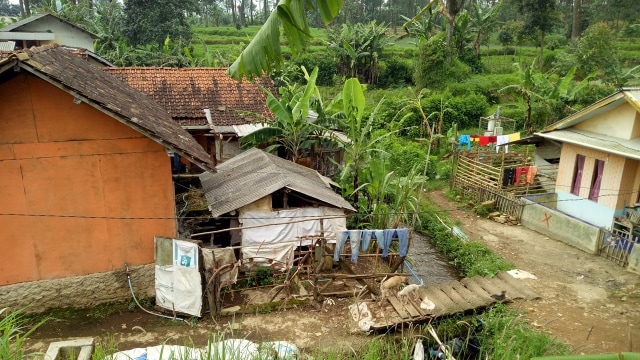 Rumah di Desa Tarumajaya yang akan direlokasi