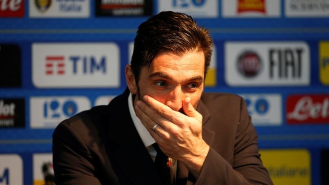 Buffon di konferensi pers bersama Timnas Italia. (Foto: Reuters/Craig Brough)