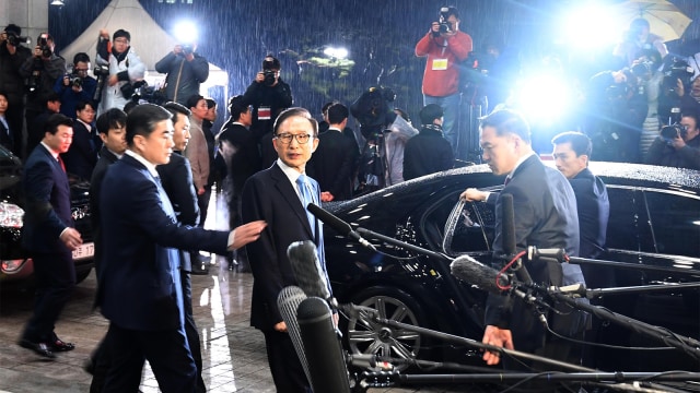 Eks Presiden Korsel Lee Myung Bak Ditangkap (Foto: YONHAP / AFP)