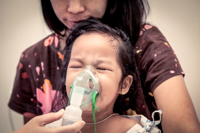 Ilustrasi anak terkena pneumonia atau radang paru (Foto: Others/Thinkstock)