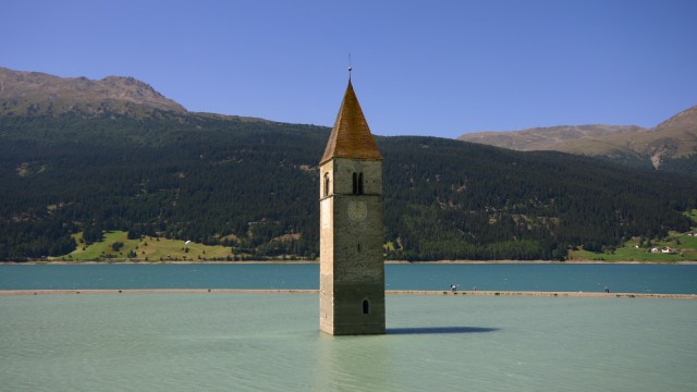 Gereja di tengah Danau Reschensee (Foto: Flickr / Klaus M)