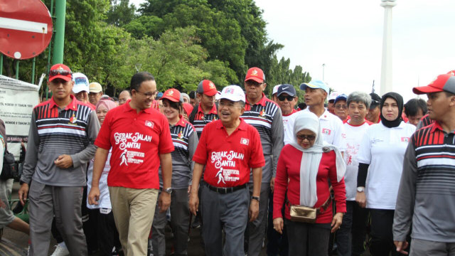 JK dan Anies di Jalan Santai Keluarga Sulsel (Foto: Iqbal Firdaus/kumparan)