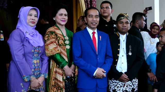 Jokowi hadiri pernikahan mantan ajudannya. (Foto: Dok.Biro Pers Setpres)