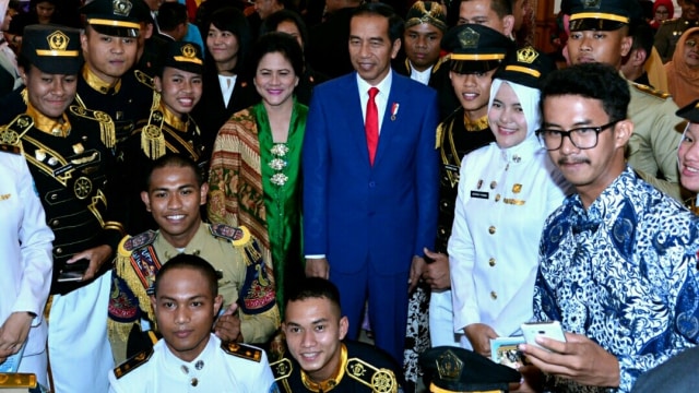 Jokowi hadiri pernikahan mantan ajudannya. (Foto: Dok.Biro Pers Setpres)