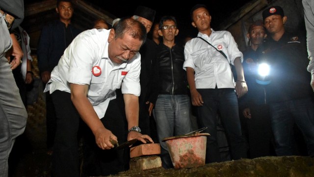 Deddy Mizwar di dukung Paguron Pencak Silat. (Foto: Iqbal Tawakal/kumparan)