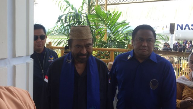 Surya Paloh disambut Rahmat Gobel di Gorontalo (Foto: Mirsan Simamora/kumparan)