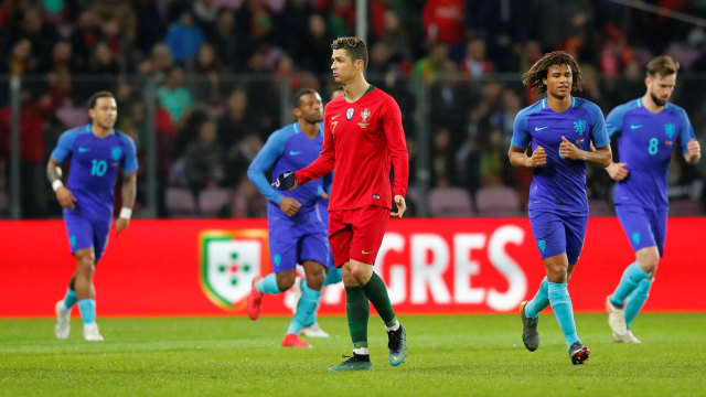 Portugal vs Belanda (Foto: Denis Balibouse/Reuters)