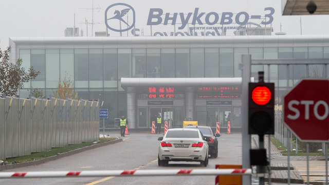 Bandara Vnukovo Moskow. (Foto: AFP PHOTO / Dmitry Serebryakov)