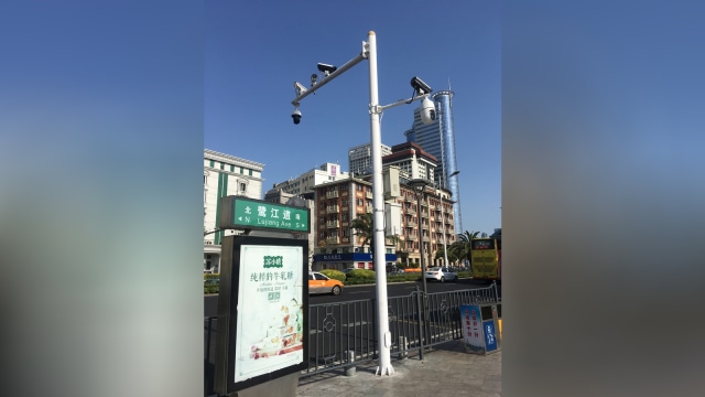 CCTV di trotoar kota Xiamen. (Foto: Feby Dwi Sutianto/kumparan)