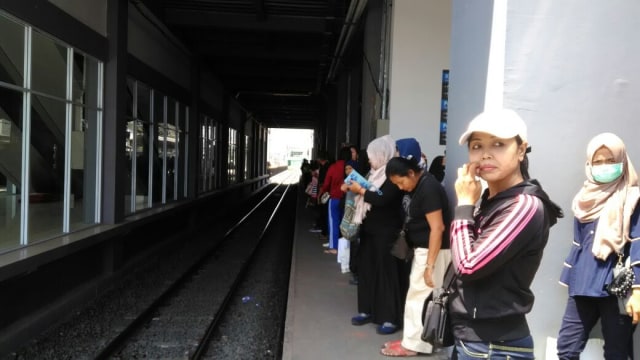 Suasana di Stasiun Duri (Foto: Yuana Fatwalloh/kumparan)