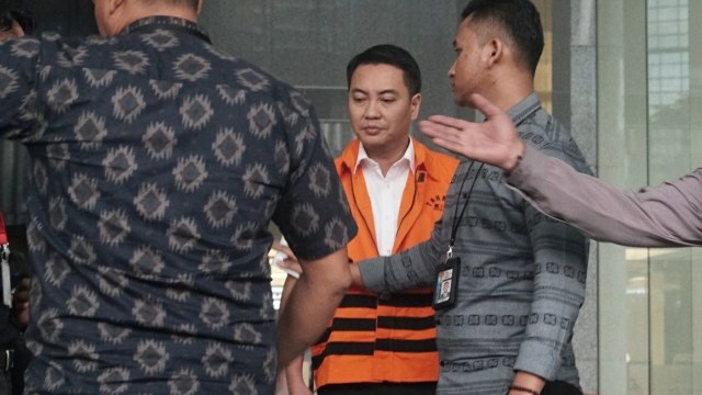 Eks Anggota DPR Fayakhun Ajukan PK, Minta Dibebaskan Hakim (750446)