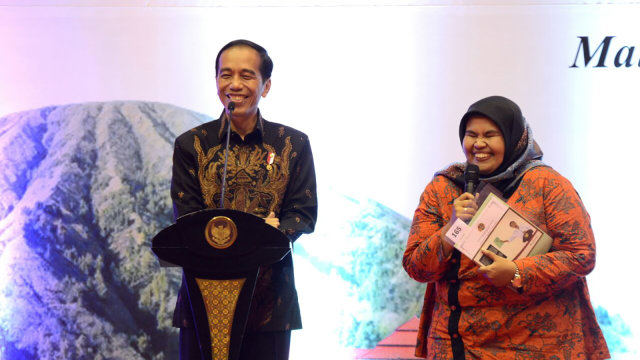 Jokowi Bagikan Sertifikat Tanah di Malang. (Foto: Biro Pers Setpres)