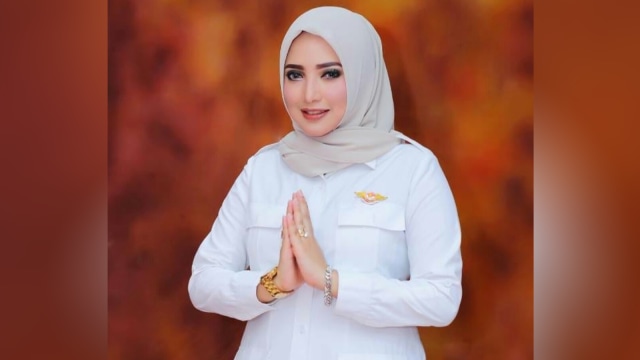 Diduga istri ketiga Opick, Yulia Mochamad (Foto: Instagram @yulist_mochamad)