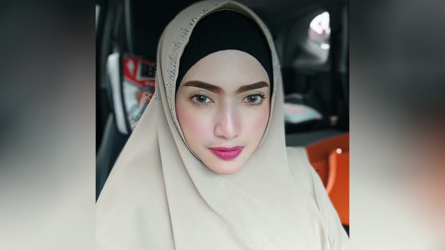 Diduga istri ketiga Opick, Yulia Mochamad (Foto: Instagram @yulist_mochamad)