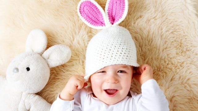 Bayi memakai topi kelinci.  (Foto: Thinkstock)