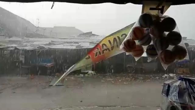 Hujan Es Mengguyur Margasari Tegal