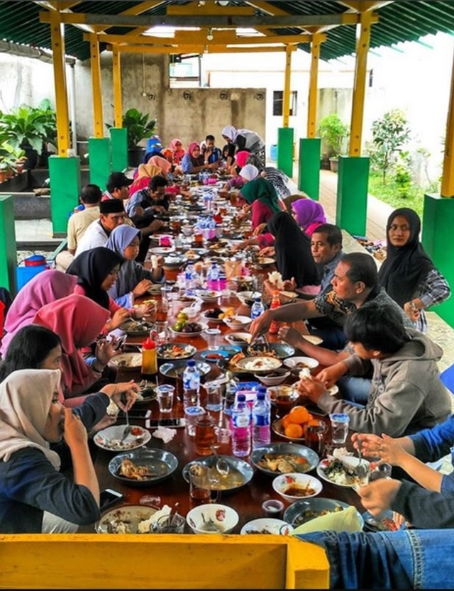 Warung Betawi Hj Ibeh, Harta Karun Kuliner Asli Betawi Indonesia (1)