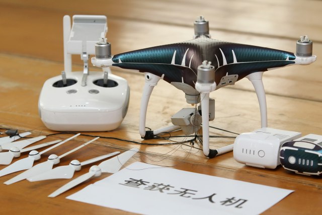 Drone penyelundup iPhone ilegal (Foto: Liu Youzhi/Southern Metropolis Daily via Reuters)