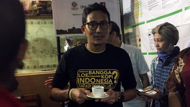 Sandiaga Uno di Sipirock Coffee. (Foto: Moh Fajri/kumparan)