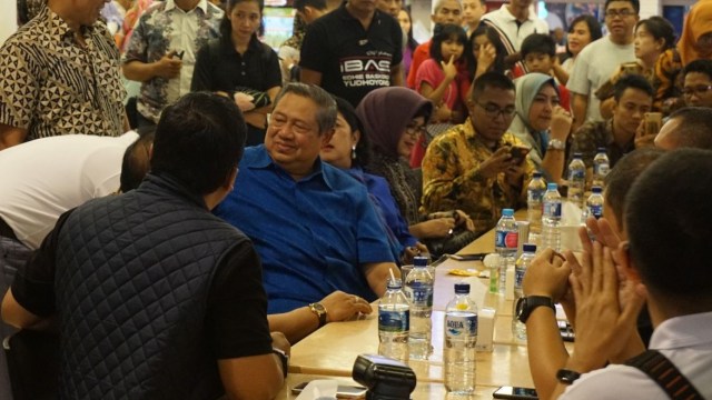 SBY dan Keluarga Makan Malam di Surabaya (Foto: Dok  Istimewa)