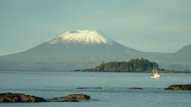 Gunung Edgecumbe di Alaska (Foto: wikipedia commons)