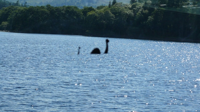 Salah satu penampakan hoax Monster Loch Ness (Foto: Wikipedia commons)