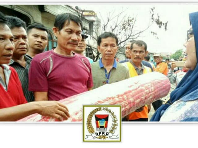 Sedang Goro, Ketua DPRD Padang Sempat-sempatnya ke Lokasi Kebakaran Tenangkan Warga