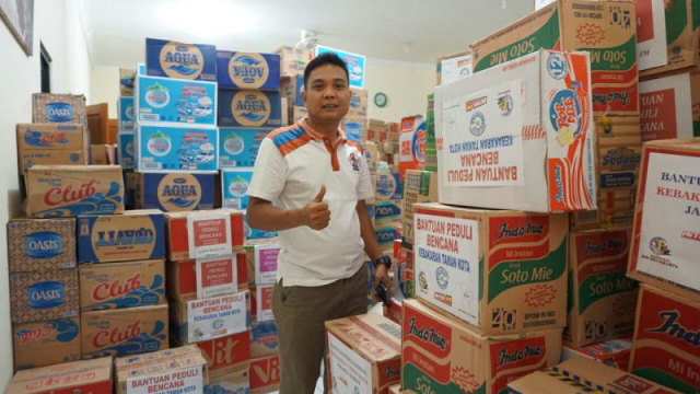 Muara Mas Global Gotong Royong Bantu Korban Kebakaran Di Taman Kota Jakarta Barat Kumparan Com
