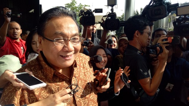 Bambang Wuryanto usai diperiksa KPK  (Foto: Aprilandika Pratama/kumparan)