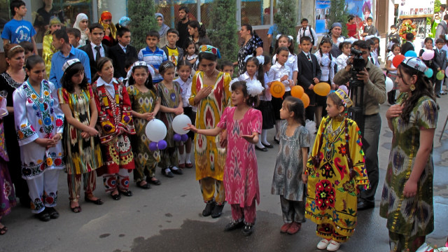 Suku Tajik. (Foto: Flickr/Nicolas Pernot)