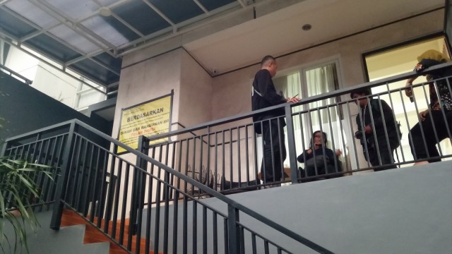 Rumah pemilik Abu Tours di Depok. (Foto: Nabilla Fatiara/kumparan)