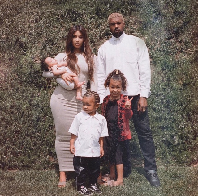 Keluarga Kim Kardashian dan Kanye West. (Foto: Instargam @kimkardashian)