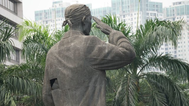 Patung Jenderal Sudirman bolong (Foto: Nugroho Sejati/kumparan)