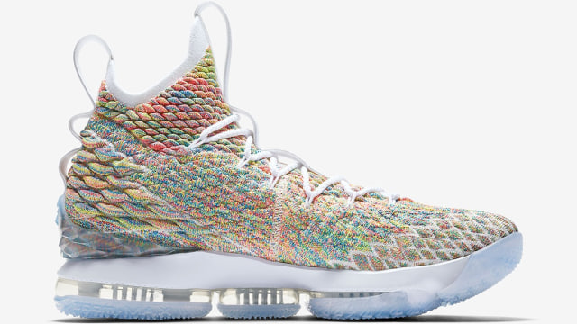 Nike LeBron 15 Fruity Pebbles (Foto: Dok. Nike)