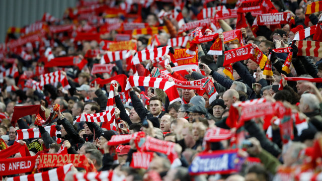 Suporter Liverpool di Anfield. Foto: Reuters/Carl Recine