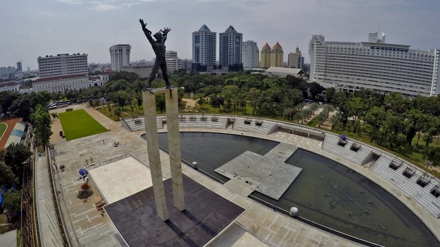 Patung Pembebasan Irian Barat, Lapangan Banteng (Foto: Jamal Ramadhan/kumparan)