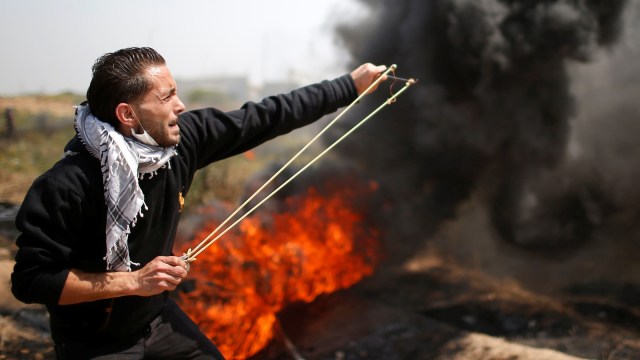 Demonstrasi di jalur Gaza. (Foto: Reuters/Mohammed Salem)