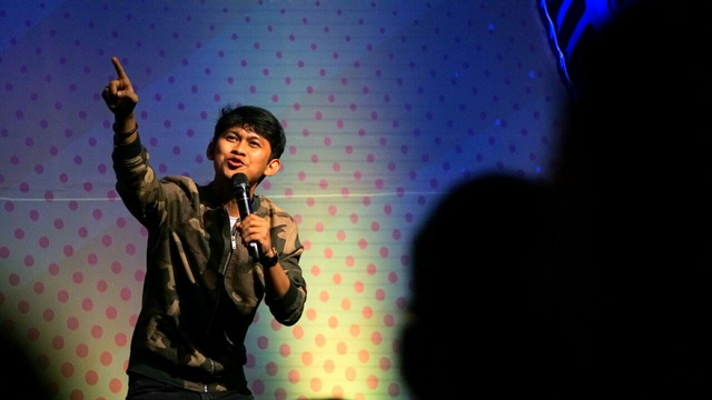 Indra Jegel di Local Standup Day Foto: Iqbal Firdaus/kumparan