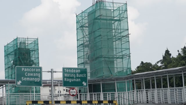 Pembangunan LRT Jabodebek di Jalan HR Rasuna Said (Foto: Nugroho Sejati/kumparan)