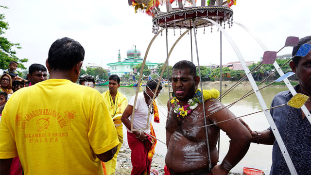 Ritual keagamaan umat Hindu di Aceh. (Foto: Zuhri Noviandi/kumparan)