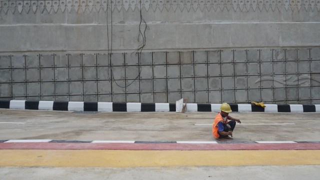 Proyek pembangunan Underpass Mampang. (Foto: Fanny Kusumawardhani/kumparan)