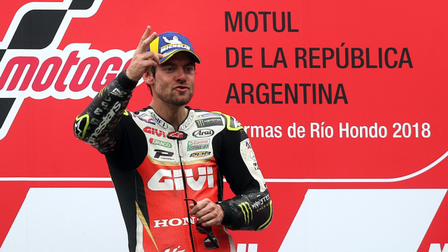 Crutchlow rayakan kemenangan GP Argentina. (Foto: REUTERS/Marcos Brindicci)