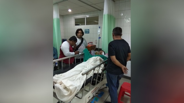 Korban pembacokan dirawat di RSUD Cengkareng. (Foto: dok. Istimewa)