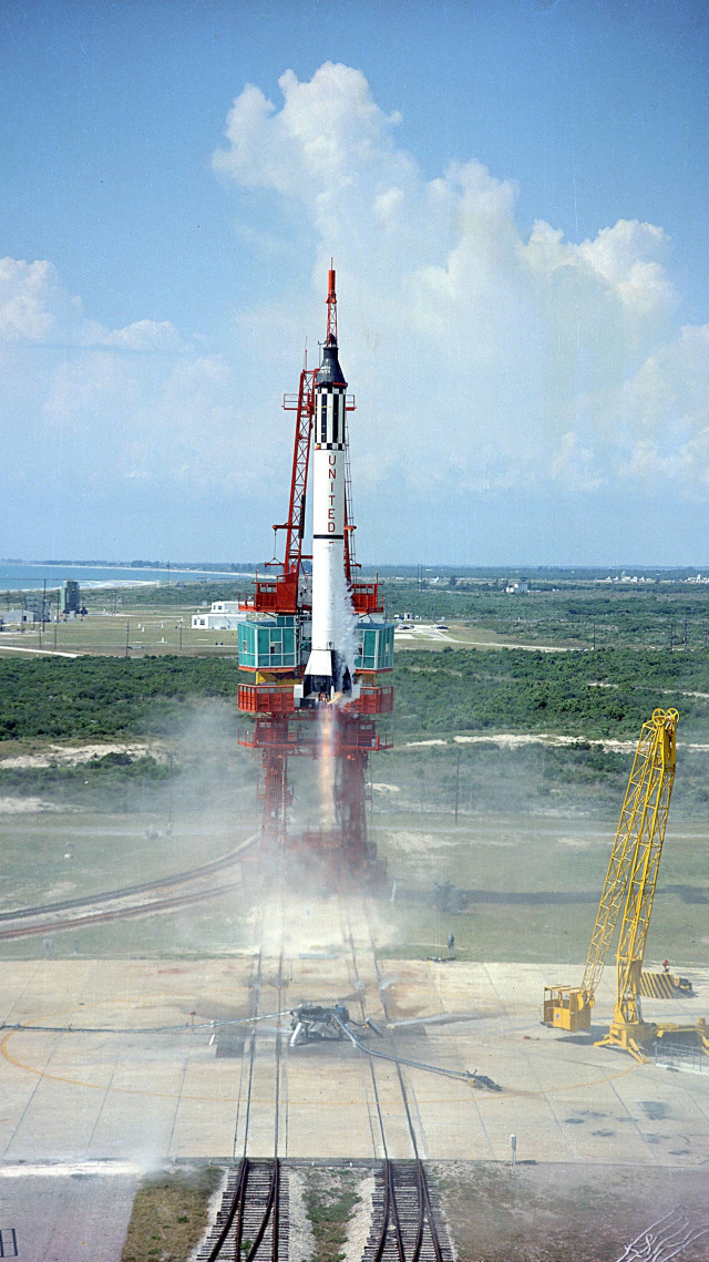 Peluncuran Freedom 7. (Foto: NASA via wikimedia commons)