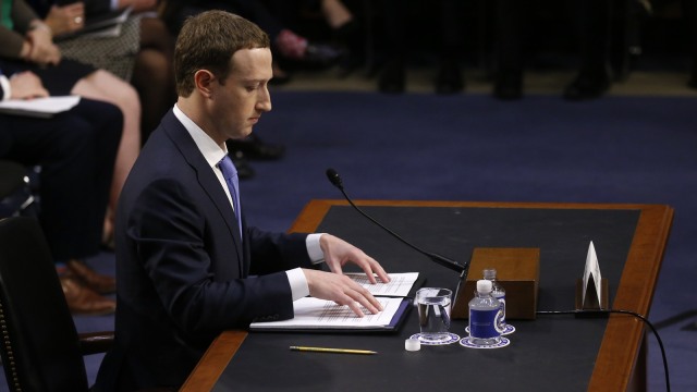 Mark Zuckerberg bersaksi di depan sidang Komite  (Foto: REUTERS/Leah Millis)