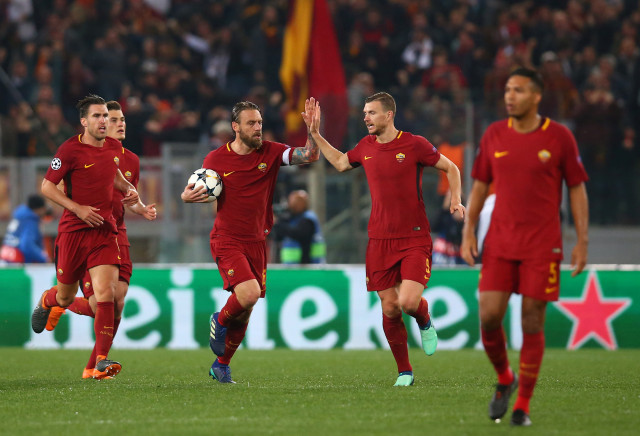 De Rossi cetak gol untuk Roma. (Foto: REUTERS/Alessandro Bianchi)