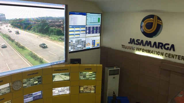 Jasa Marga Traffic Information Center. (Foto: Soejono Eben Ezer Saragih/kumparan)