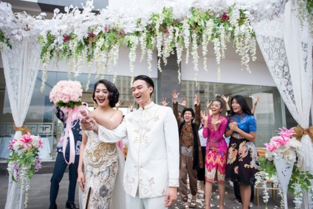 BAGAIMANA MEMBUAT ACARA WEDDING ANDA MENJADI TIDAK TERLUPAKAN (2)