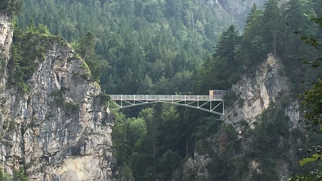 Kastil Neuschwanstein: Inspirasi Dongeng Anak Karya Walt Disney (3)