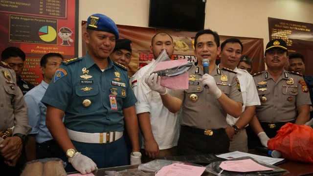 Polrestro Jaksel ungkap kasus di Pondok Labu (Foto: Jamal Ramadhan/kumparan)